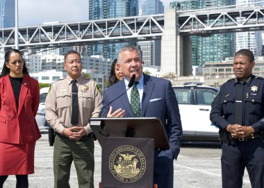 San Francisco, CA - 16 Eylül 2024: Denetmen Matt Dorsey, San Francisco 'daki kamu güvenliğini artırmaya devam edecek yeni teknolojiyle ilgili basın toplantısında konuştu.