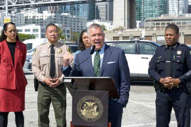 San Francisco, CA - 16 Eylül 2024: Denetmen Matt Dorsey, San Francisco 'daki kamu güvenliğini artırmaya devam edecek yeni teknolojiyle ilgili basın toplantısında konuştu.