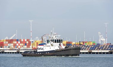 Oakland, CA - 1 Kasım 2024: römorkör JAMIE RENEA Oakland Limanı, ABD 'nin en işlek beşinci limanı.