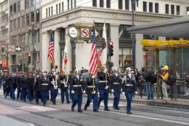 San Francisco, CA - 15 Şubat 2025: Çin Yeni Yıl Geçidi 'nin tanımlanamayan katılımcıları, dünyanın en iyi 10 geçit töreninden biri ve Asya dışındaki türünün en büyük kutlaması.