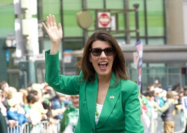 San Francisco, CA - 15 Mart 2025: 174. St. Patrick Günü geçit törenine katılanlar. Batı Kıyısı İrlanda kültürünü bile kutlayan en büyük İrlandalı..