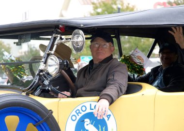 San Leandro, CA - 7 Haziran 2025: Geleneksel Kiraz Geçidi katılımcıları. 1909 'dan beri süregelen bir San Leandro geleneği...