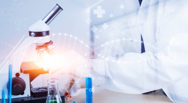 Virüs için mikroskopla çalışan biyokimya araştırmacısı Doktor Man, laboratuvar camlarında tasarım için kimyasal sıvı içeren deneysel sonuçların tarihçesini yazdı..