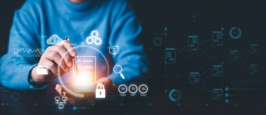 Çevrimiçi dijital belgelerle ilgili elektronik belgeleri imzalamak Elektronik imzalı iş kadını, e-imza, dijital belge yönetimi, kağıtsız ofis, iş sözleşmesi,