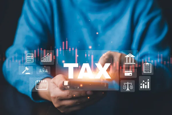 Ręczne Korzystanie Smartfona Tax Refund Podatku Zwracania Podatku Działalności Podatkowej — Zdjęcie stockowe
