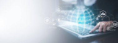 Dizüstü bilgisayarlarla ya da akıllı telefonlarla çalışan programcılar, dizüstü bilgisayarlarda teknoloji ikonları ve ikili kodlarla kodlayan yapay zeka mühendisi, büyük veri, yapay robot dijital makine