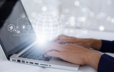 Dizüstü bilgisayarlarla ya da akıllı telefonlarla çalışan programcılar, dizüstü bilgisayarlarda teknoloji ikonları ve ikili kodlarla kodlayan yapay zeka mühendisi, büyük veri, yapay robot dijital makine