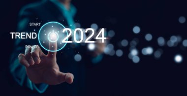 Yeni planlama değişiklikleri, yeni yıl 2024 numaralı dizüstü bilgisayarı kullanma, yeni yıl konsepti dijital trendleri, sanayi ve iş eğilimleri, strateji, yatırım, iş planlaması ve mutlu yıllar. 