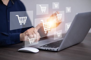 Çevrimiçi alışveriş kavramı, çevrimiçi alışveriş arabasının sanal arayüzüne sahip pazar sitesi ağın bir parçası, alışveriş arabasının seçimiyle online alışveriş işi.