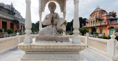 2008 14 2007 Marble Heykeli Kurucusu Rai Badridas Bahadoor Mookim in 1867 Jain Tapınağı Badridas Tapınağı Sokağı Kolkata, Batı Bengal Hindistan
