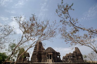 16-04-2009  Hemadpanthi style of architecture Gondeshwar Temple dedicated to Shiva; and four shrines dedicated to Surya, Vishnu, Parvati, and Ganesha. the complex at Sinner district Nasik Maharashtra India.