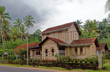 09 07 2007 Exterior of an Vintage old Villa in a tropical garden,Sri Lanka. Asia, 