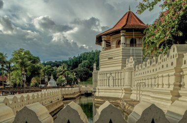 Eski Kandy Sri Lanka Asya Krallığı 'nın Kraliyet Sarayı kompleksinde yer alan 09: 08 Kutsal Diş Kalıntısı Tapınağı.