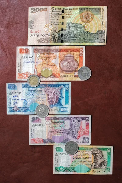 2007 Sri Lanka Rupie Dieci Venti Cinquanta Cento Duemila Monete — Foto Stock