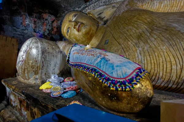2007 Лежащая Статуя Будды Алувихаре Храм Скалы Шри Ланки Азия — стоковое фото