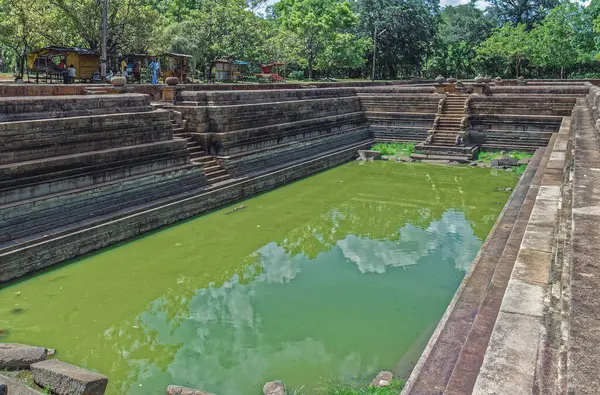 09 10 2007 İkiz Göletler Kuttam Pokuna, Abhayagiri Kompleksi, Anuradhapura, UNESCO Dünya Mirası Sitesi, Sri Lanka, Asya