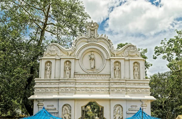 09 10 2007 Dekorativ Kutsal Bodhi Ağaç Tapınağı Kompleksi Sri Lanka Asya 'daki Anuradhapura.