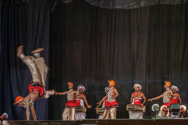 2007 Arte Cultura Dançarinos Traje Tradicional Kandy Dançarinos Durante Show — Fotografia de Stock