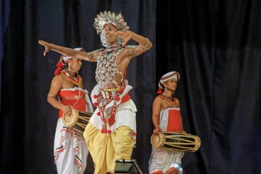 09 08 2007 Geleneksel Kostümlü Sanat ve Kültür Dansçıları, Kandy, Sri Lanka Asia.