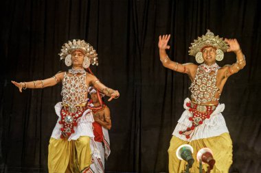 09 08 2007 Geleneksel Kostümlü Sanat ve Kültür Dansçıları, Kandy, Sri Lanka Asia.