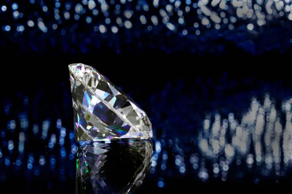 Feb 2004 Sparklings Light Dispersion Classic Brilliant Cut Diamond Side — Stock Photo, Image