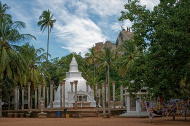 09 10 207 Ambasthala Dagaba Anuradhapura Sri Lanka Asya yakınlarındaki Mihintale dağı yakınlarında..