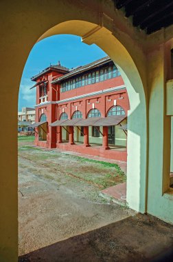 06 11 2009 Thibaw Sarayı Thiba Sarayı Ratnagiri, Maharashtra, Hindistan 'da son Birmanya hükümdarı Kral Thibaw' ın sürgüne gönderildiği yer.. 