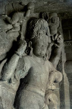 Fil Adası 'ndaki 1. Mağarada 12 tane 2006 Hindu heykeli var. Mumbai - Maharashtra, Hindistan