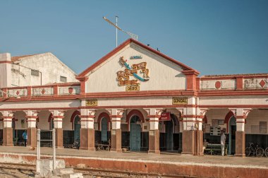 12: 30 Vintage Princely eyaleti Gondal Tren İstasyonu Rajkot bölgesi Saurashtra Hindistan Asya