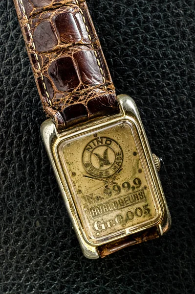 2015 Vintage Gold Wrist Watch Classic Men Watch Studioshot Lokgram — Stock Photo, Image