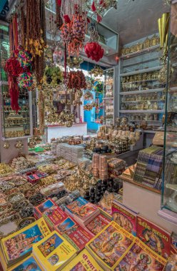 Vishnupad Tapınağı Gaya Bihar Hindistan Asya yakınlarında 12 20. hediyelik eşya grubu satılık dini eşyalar.