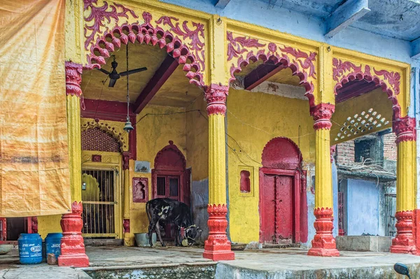 2014年12月20日在Gaya Bihar Indi Asia的Brightly Painted Krishna Temple Old Part Gaya — 图库照片