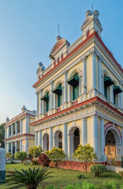 1218 2014 Patna Üniversite Kompleksi Düşük açılı görüntüden parlak mavi gökyüzüne sahip koloni binaları Patna Üniversitesi Patna Bihar Hindistan 'a götürüldü