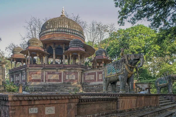 2015 빈티지 Cenotaphs Chattris Kesar Bagh Kota Rajasthan India Asia — 스톡 사진