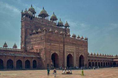 03 09 2007 Fatehpur Sikri Buland Darwaza, Orta Çağ Hindistan Asya 'sının klasik kırmızı kumtaşı mimarisi..