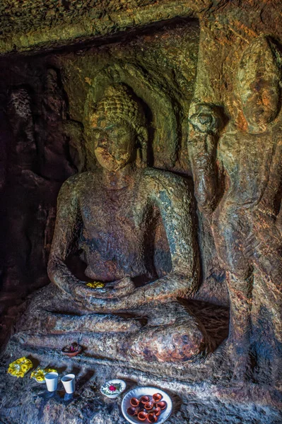 BojannakondaとLingalakondaは 古代KalingaのAnakapalleの村Sankaramの近くにある2つの仏教の岩窟4と9世紀のAdです アンドラプラデシュ州 India Asia — ストック写真