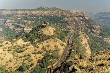 11 Aralık 2005 Merkez Demiryolu Bhor Ghat veya Bor Ghat üzerinden Batı Ghat, Deccan Platosu; Khandala; Maharashtra; Hindistan
