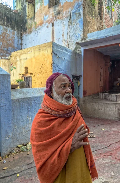 2014 Naranja Vestido Sadhu Monje Indio Santo Hombre Dentro Vintage — Foto de Stock