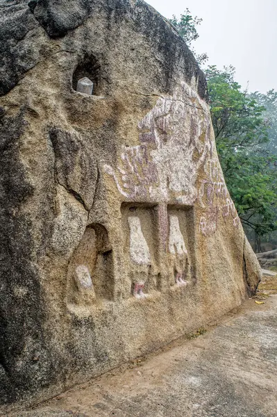 2014 Вход Пещеры Барабара Древнейшие Пещеры Построенные Человеком Обрезанием Гранитных — стоковое фото