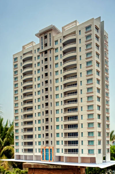 2009年 达尔马先生为建筑商制作的一座青少年楼层住宅建筑建筑的建筑比例模型 白色登月板 Chennai Tamil Nadu India Asia — 图库照片