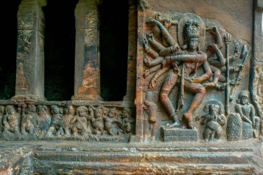 06 07 2008 Badami Chalukyan kralı Mangalesa Karnataka Hindistan Asya 'nın Eski Mağara tapınakları.