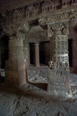 Aurangabad Budist Mağaraları 'nın Sütunlarına Dekoratif oyma: Aurangabad Maharashtra Hindistan Asya.