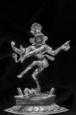 08 12 2007 Vintage Bronz Nataraja heykeli, dans eden Lord Shiva, Studio Lokgram Kalyan Maharashtra Hindistan