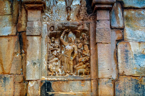 Badami 'nin kuzey kayalık tepesinde 06 07 2008 Vintage Upper Shivalaya; Unesco World Heritage sitesi chalukya Dynasty sotne art.Karnataka; Hindistan..