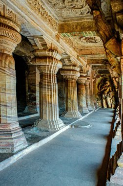 06 07 2008 Miras Mağarası Tapınakları kendilerini Lord Vishnu BADAMI Chalukyan Kralı Mangalesa Karnataka-INDIA Asya 'ya adamıştır..