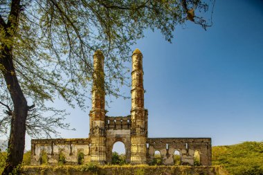 Champaner 'in eski mirası olan 127 2006 Vintage Iteri Mescid. Amir Manzil olarak da bilinir. Bir UNESCO Dünya Mirası Alanı olan Champaner Panchmahal Gujarat, Hindistan 'da bulunmaktadır..