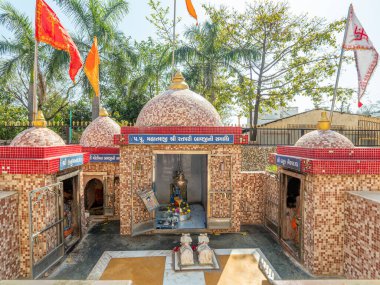 03 10 2024 Shri Kal Bhairav Mandir ya da Idar SabArkantha Gujarat yakınlarındaki tapınakta Hindistan Asya