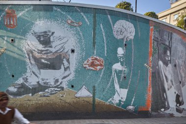 05: 27 2011 Vintage Eski Duvar Sanat Devi Venedik Seramik Mozaik Döşemeleri SHAHIBAUG UNDER Köprüsü Ahmedabad; Gujarat; Hindistan Asyası.