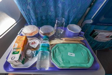 09 13 2007 Hint Vejetaryen yemeği Colombo 'dan Mumbai Hindistan' a giden Sri Lanka Havayolları 'nda ekonomi sınıfı koltuklarda servis edildi. Asya