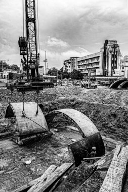 06 21 2005 Eski Siyah ve Beyaz Eğri Ön Dökümlü Metronun Eski Fotoğrafı Metro sineması Dhobitalao Mumbai INDIA Asya yakınlarında yapım aşamasında.,